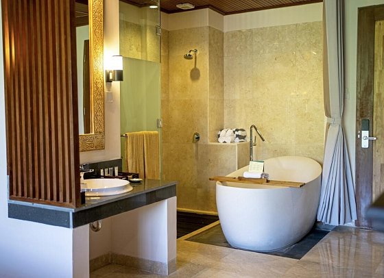 Bali Tropic Resort & Spa - Beispiel Bad Club (Zimmercodierung UL1)