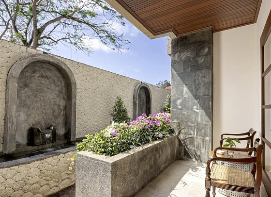 Bali Tropic Resort & Spa - Beispiel Terrasse Club (Zimmercodierung UL1)