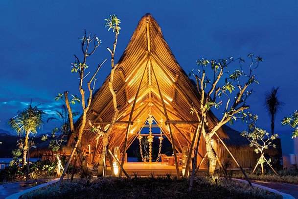 Menjangan Dynasty Resort