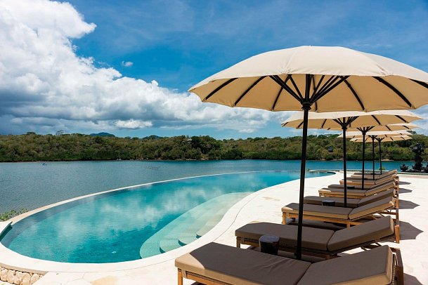 Menjangan Dynasty Resort