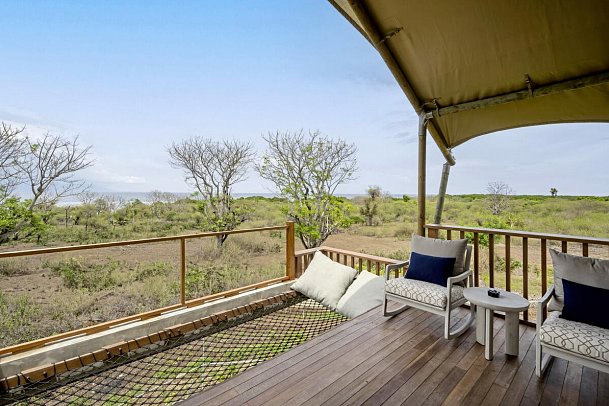 Menjangan Dynasty Resort - Beispiel Terrasse Jungle Camp (Zimmercodierung UB2)