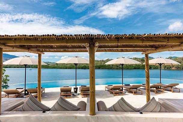 Menjangan Dynasty Resort