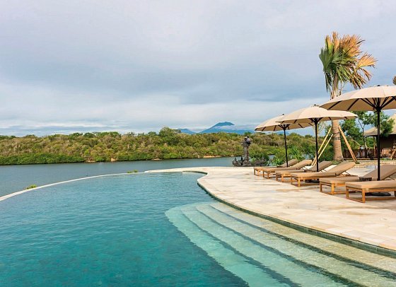 Menjangan Dynasty Resort