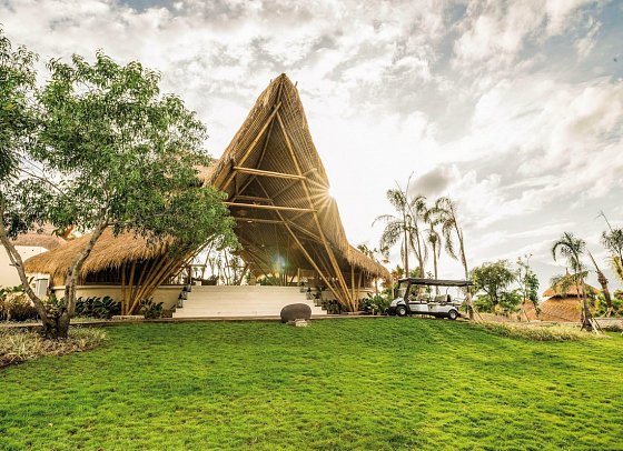 Menjangan Dynasty Resort