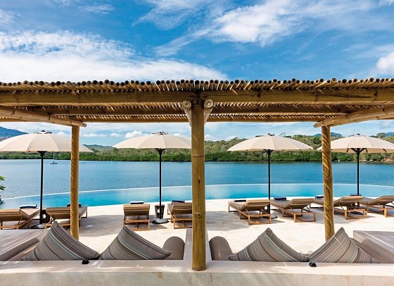 Menjangan Dynasty Resort