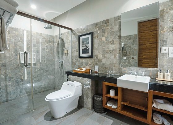 Ramayana Candidasa Beach Resort - Beispiel Bad Junior Suite (Zimmercodierung WB1)