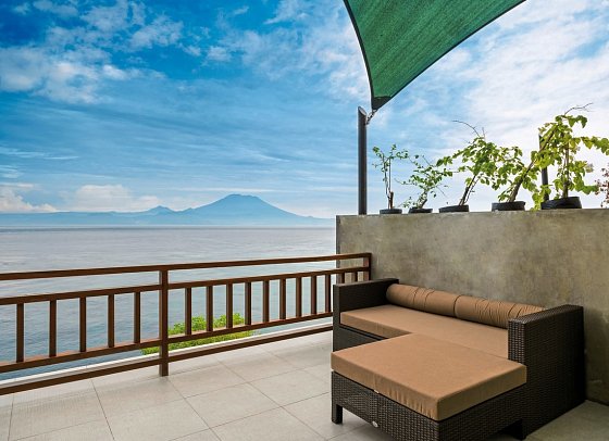 Adiwana Warnakali - Balkonbeispiel Ocean View Suite (Zimmercodierung WBM)