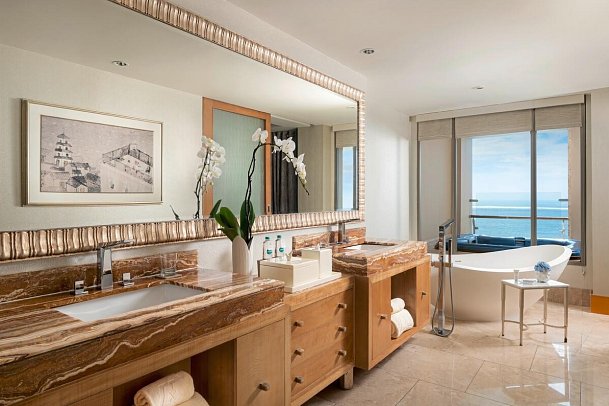 The Mulia, Mulia Resort & Villas Nusa Dua Bali - Beispiel Bad The Earl Suite Ocean Front View (Zimmercodierung UBO)