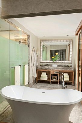 The Mulia, Mulia Resort & Villas Nusa Dua Bali - Badbeispiel (Zimmercodierung UB1)