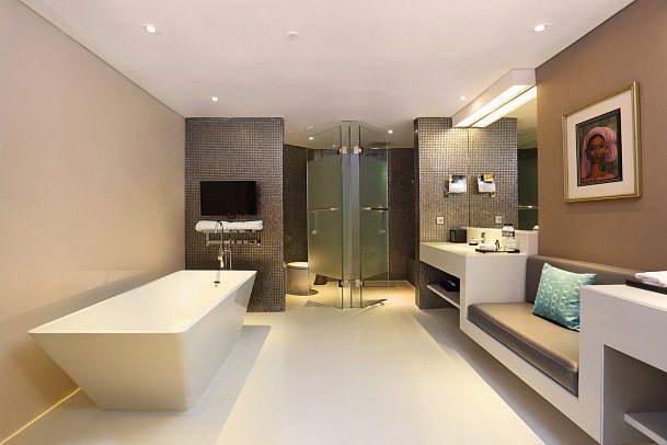 Double-Six Luxury Hotel - Badbeispiel Two Bedroom Deluxe Suite Ocean View (Zimmercodierung WD2)