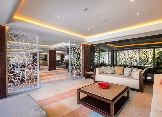 Double-Six Luxury Hotel
