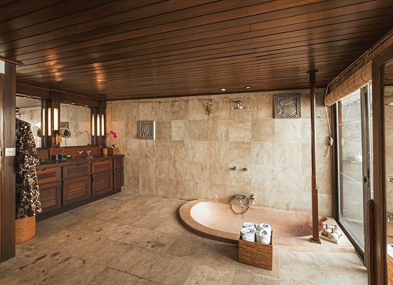 Jimbaran Puri, A Belmond Hotel, Bali - Beispiel Bad Cottage Suite (Zimmercodierungen WBG & WBM)