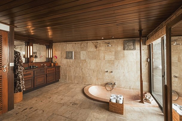 Jimbaran Puri, A Belmond Hotel, Bali - Beispiel Bad Cottage Suite (Zimmercodierungen WBG & WBM)