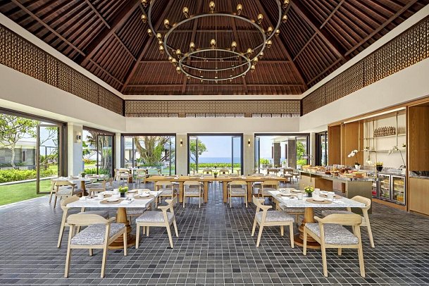 Umana Bali, LXR Hotels & Resorts - Commune Restaurant