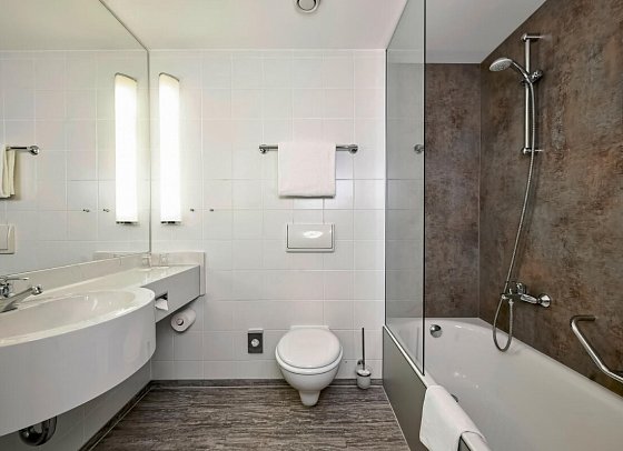 Best Western Plus Hotel Dresden City - Beispiel Bad Doppelzimmer (Zimmercodierung DB1)
