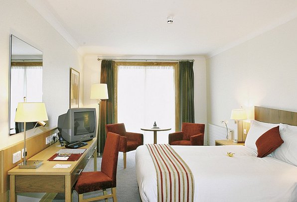 Clayton Hotel Cardiff Lane