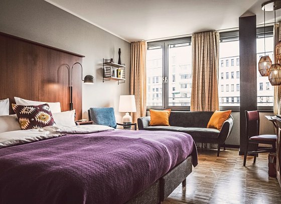 HENRI Hotel Düsseldorf - Wohnbeispiel Doppelzimmer M-Studio (Zimmercodierungen DB1, DB2, DB3, EB1, EB2 & EB3)