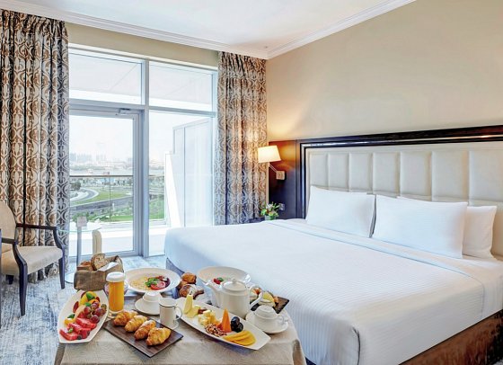 Copthorne Hotel Dubai - Wohnbeispiel Deluxe Suite One King Creek View (Zimmercodierung WB2)