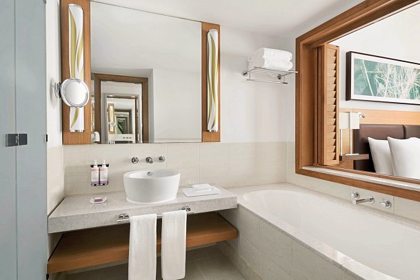 Mövenpick Hotel Jumeirah Beach