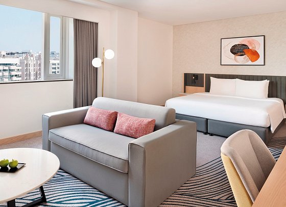 Crowne Plaza Dubai Jumeirah - Wohnbeispiel Junior Suite (Zimmercodierung JB1)