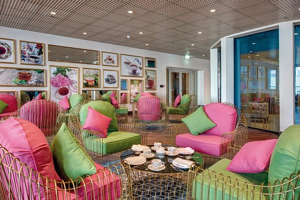 DUKES The Palm Dubai Hotel - Champagn and Tea Lounge