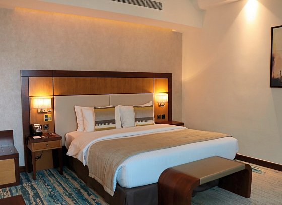 Golden Tulip Media Hotel - Wohnbeispiel Standard Room King bed (Zimmercodierung DB1)