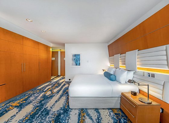 Mövenpick Dubai Creek - Wohnbeispiel Deluxe Room Creek (Zimmercodierung UD2)