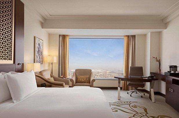 Conrad Dubai - Wohnbeispiel Deluxe Room Skyline View (Zimmercodierung DD1)
