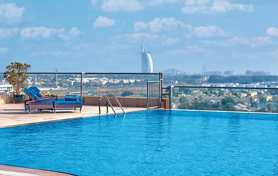 Two Seasons Hotel & Apartments