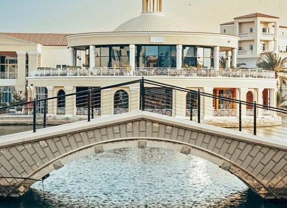 Millennium Lakeview Hotel
