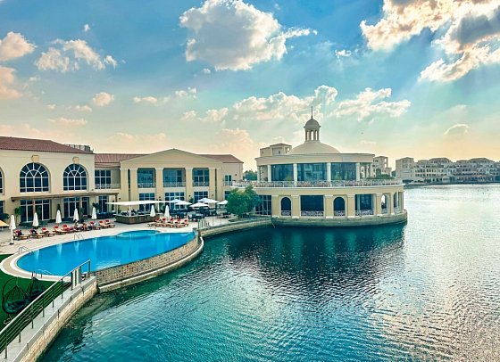 Millennium Lakeview Hotel