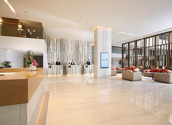 Grand Cosmopolitan Hotel