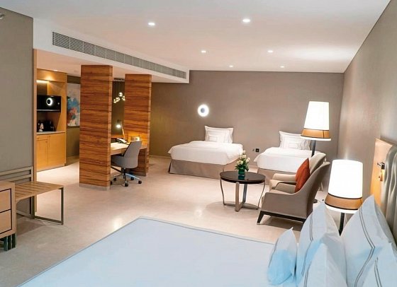 Grand Cosmopolitan Hotel