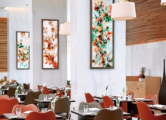Grand Cosmopolitan Hotel