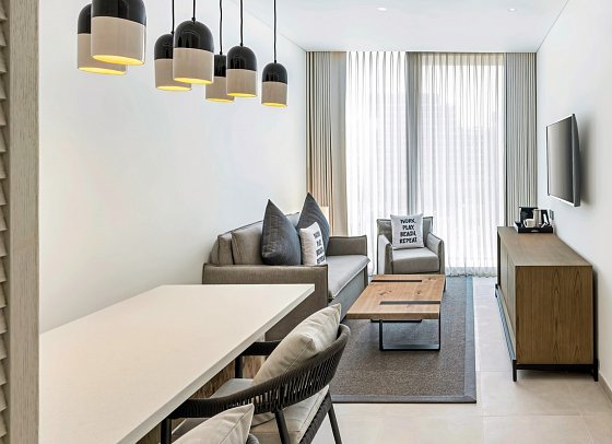 Radisson Beach Resort Palm Jumeirah - Wohnbeispiel One Bedroom Suite (Zimmercodierung WBN)