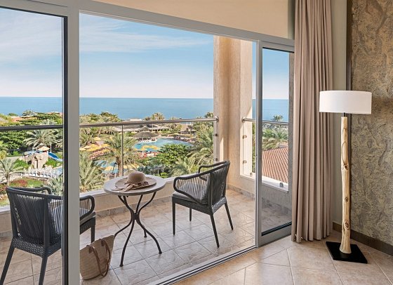 Fujairah Rotana Resort & Spa Al Aqah Beach - Wohnbeispiel Ocean View One Bedroom Suite with Balcony (Zimmercodierung WB2)