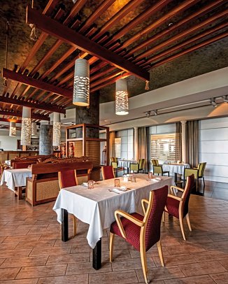 Le Meridien Al Aqah Beach Resort