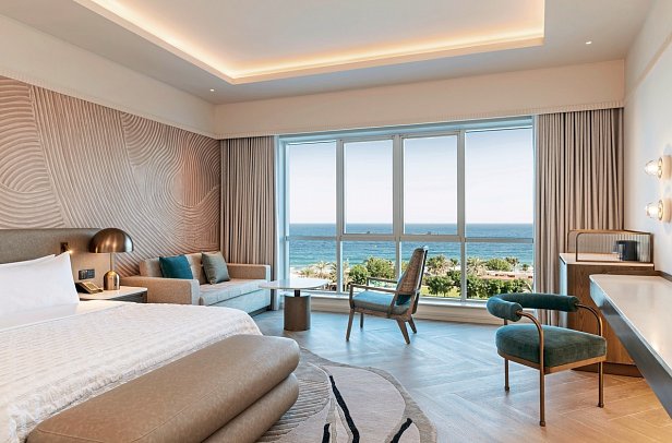 Le Meridien Al Aqah Beach Resort - Wohnbeispiel Deluxe Sea View (Zimmercodierung UDM)