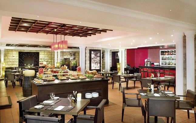 JA The Resort - JA Beach Hotel - Restaurant 