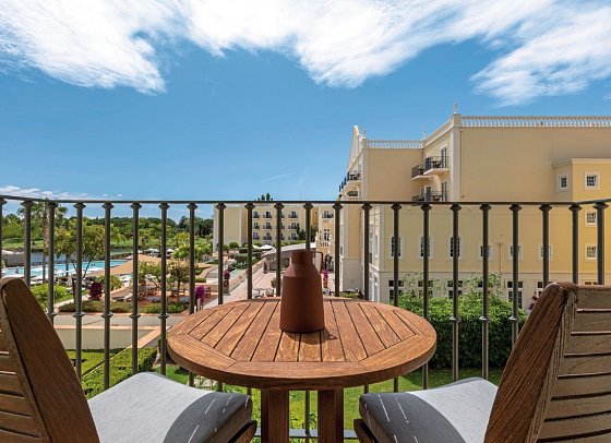 Domes Lake Algarve, Autograph Collection - Beispiel Balkon Tropical Retreat (Zimmercodierung UG2)