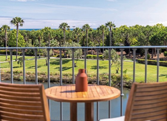 Domes Lake Algarve, Autograph Collection - Beispiel Balkon Emerald Retreat (Zimmercodierungen UG4 & WIG)