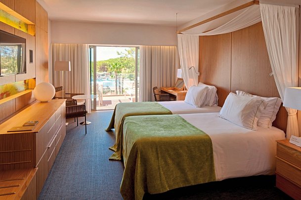 EPIC SANA Algarve - Wohnbeispiel Doppelzimmer Deluxe Poolblick (Zimmercodierung UD2)