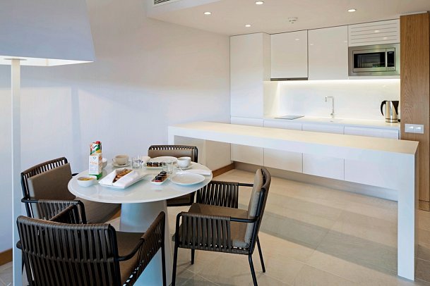 EPIC SANA Algarve - Beispiel Küche Suite Home (Zimmercodierungen WB2 & WB3)