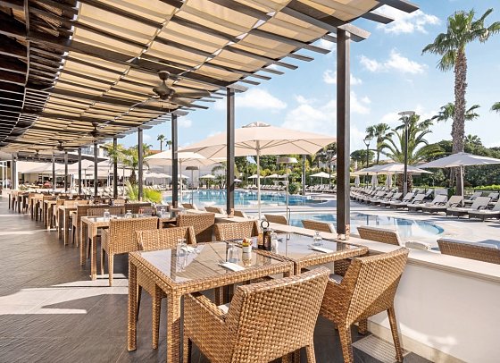 Wyndham Grand Algarve - Oasis Poolbar