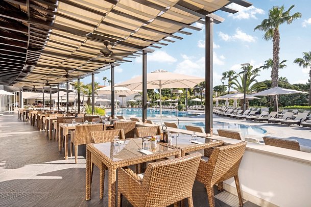 Wyndham Grand Algarve - Oasis Poolbar