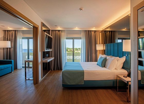 Turim Presidente Hotel - Wohnbeispiel Suite seitl. Meerblick (Zimmercodierung WBC)