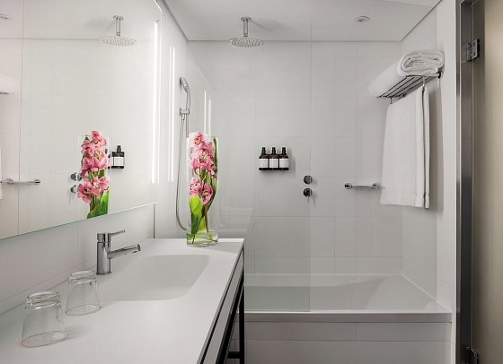 Tivoli Marina Vilamoura - Beispiel Bad Doppelzimmer (Zimmercodierungen DBH, DDM, DSH, DSM & FB1)