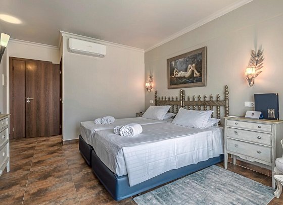 Dom Manuel I - Wohnbeispiel Doppelzimmer Standard Poolblick (Zimmercodierung D1P)