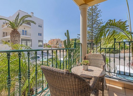 Dom Manuel I - Beispiel Balkon Doppelzimmer Standard Poolblick (Zimmercodierung D1P)