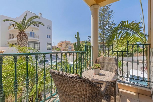 Dom Manuel I - Beispiel Balkon Doppelzimmer Standard Poolblick (Zimmercodierung D1P)
